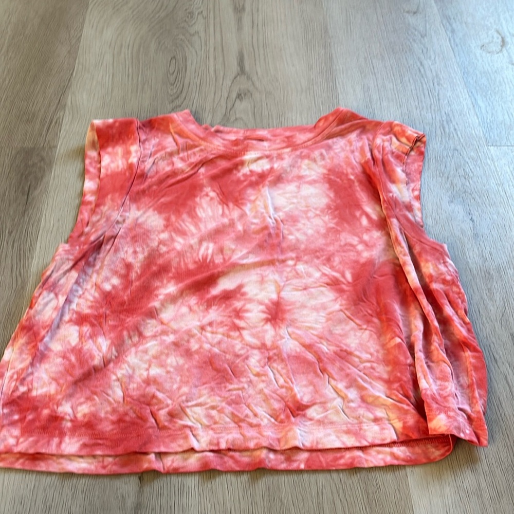 Sleeveless shirt